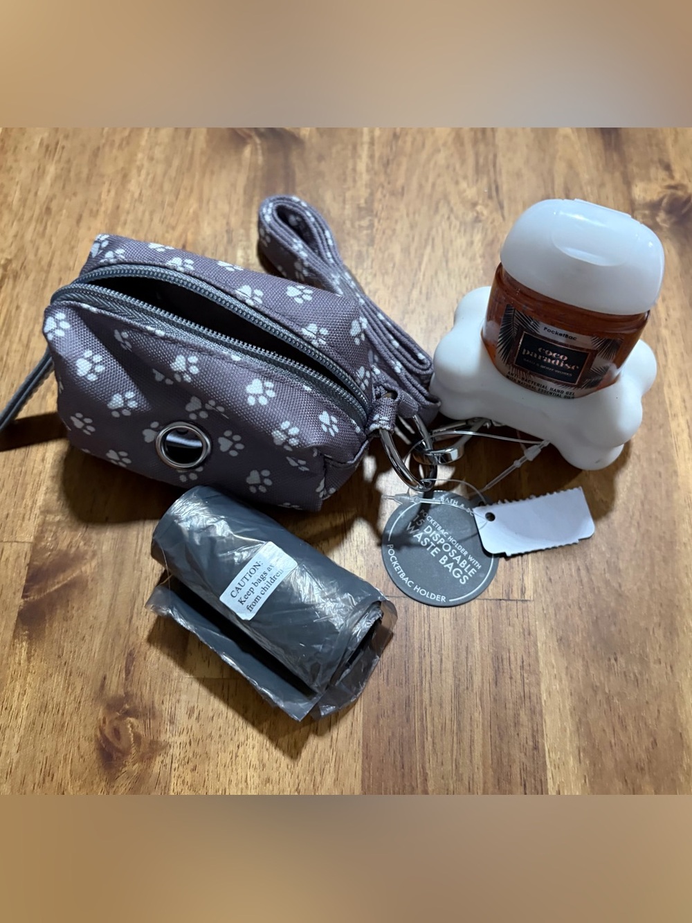 Bath & Body Works Doggie 15 Clean-Up Bags with Coco Paradise PocketBac & Holder